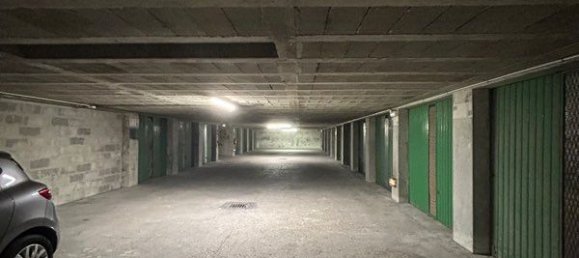 Garage in Amiens, France, Nr. 323108 3