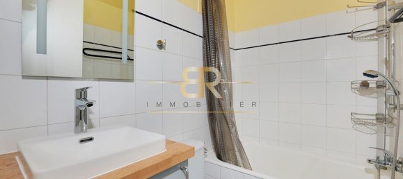 Studio in Paris, France No. 177800 4