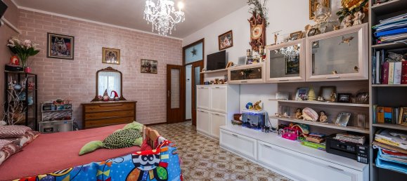 3 bedrooms Apartment in Reggio Emilia, Italy No. 349375 6