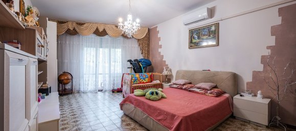 3 bedrooms Apartment in Reggio Emilia, Italy No. 349375 5