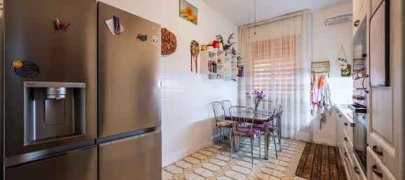 3 bedrooms Apartment in Reggio Emilia, Italy No. 349375 2