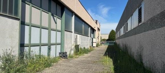 Lagerhaus in Vigevano, Italy 700m², Nr. 334132 17