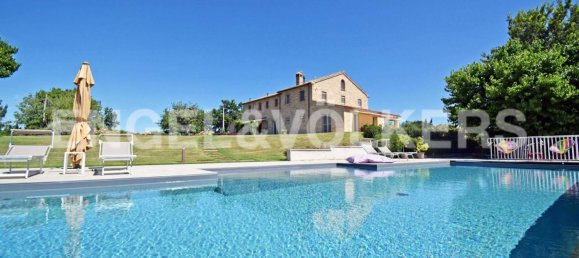 4 bedrooms House in Senigallia, Italy No. 63886 14