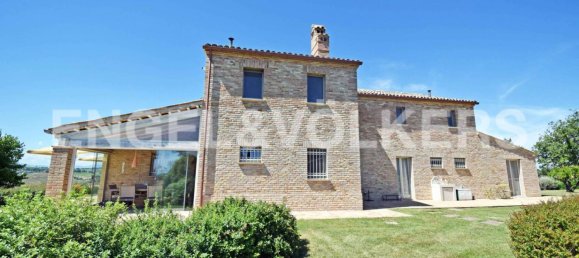 4 bedrooms House in Senigallia, Italy No. 63886 3