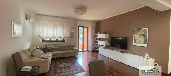 4 rooms Apartment in Palermo, Italy No. 33043 6