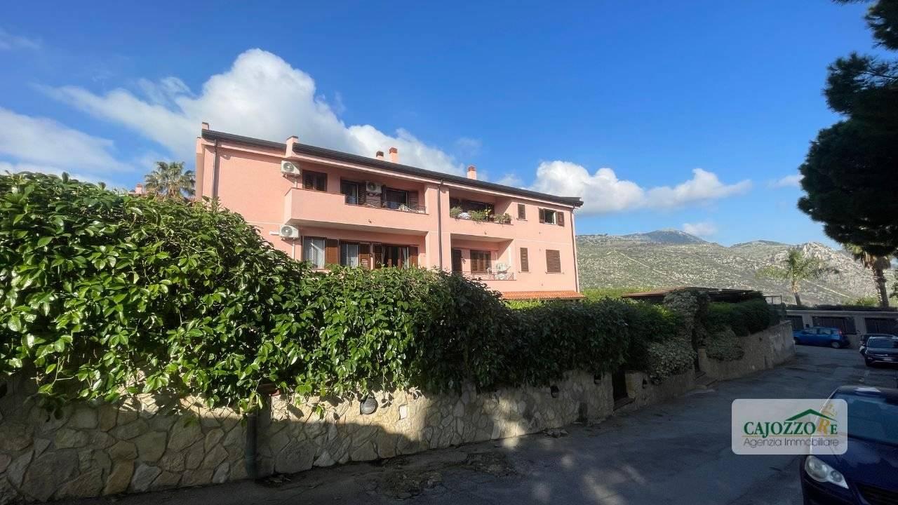 4 rooms Apartment in Palermo, Italy No. 33043