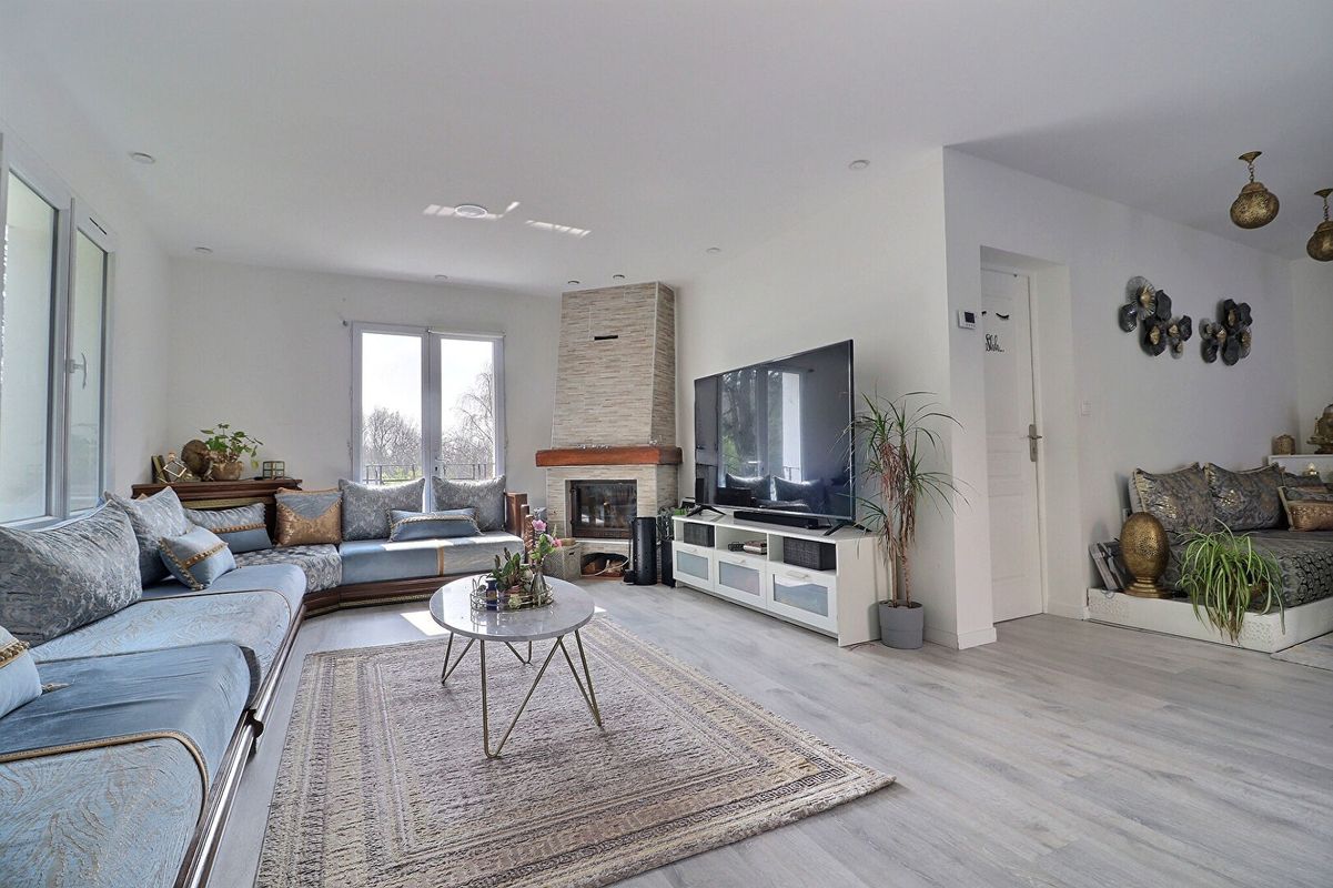 4 Schlafzimmer Haus in Montigny-les-Cormeilles, France, Nr. 294938