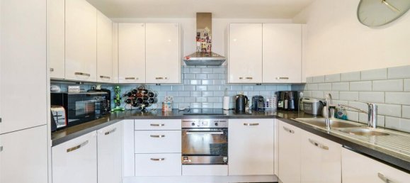 2 bedrooms Apartment in London, United Kingdom No. 7618 4