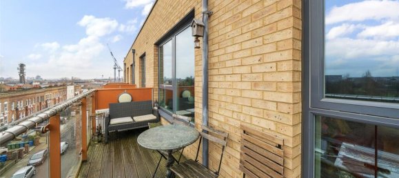 2 bedrooms Apartment in London, United Kingdom No. 7618 14