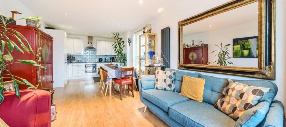 2 bedrooms Apartment in London, United Kingdom No. 7618 2