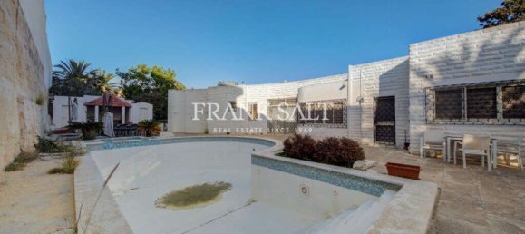 Bungalow de 3 dormitorios en Swieqi, Malta No. 1358 4