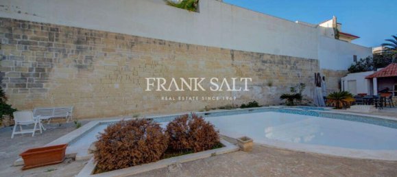 Bungalow de 3 dormitorios en Swieqi, Malta No. 1358 3