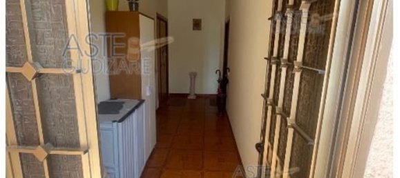 5 rooms Apartment in Latina, Italy No. 28915 3