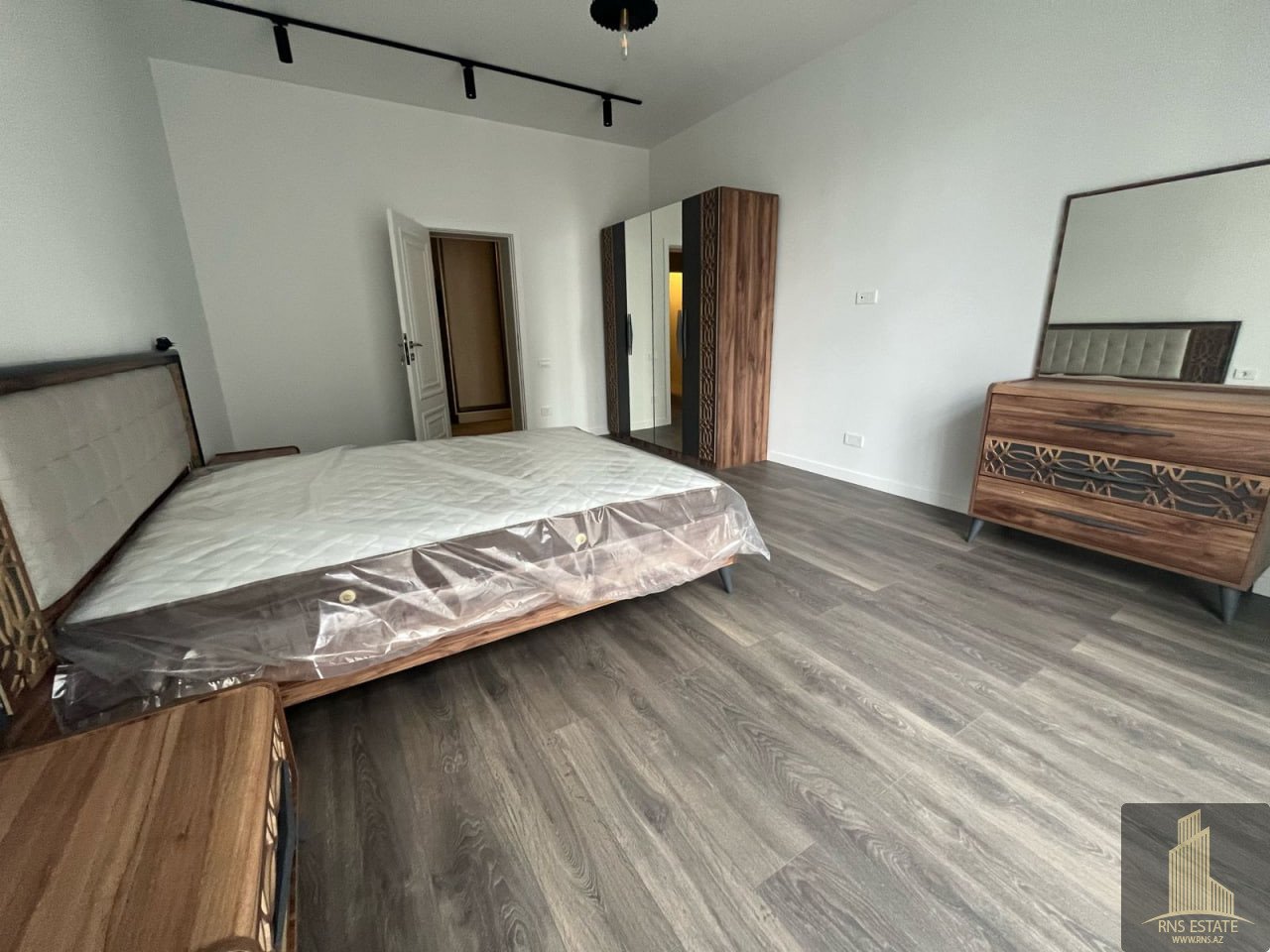 Квартира с 3 спальнями в Баку, Азербайджан № 1346