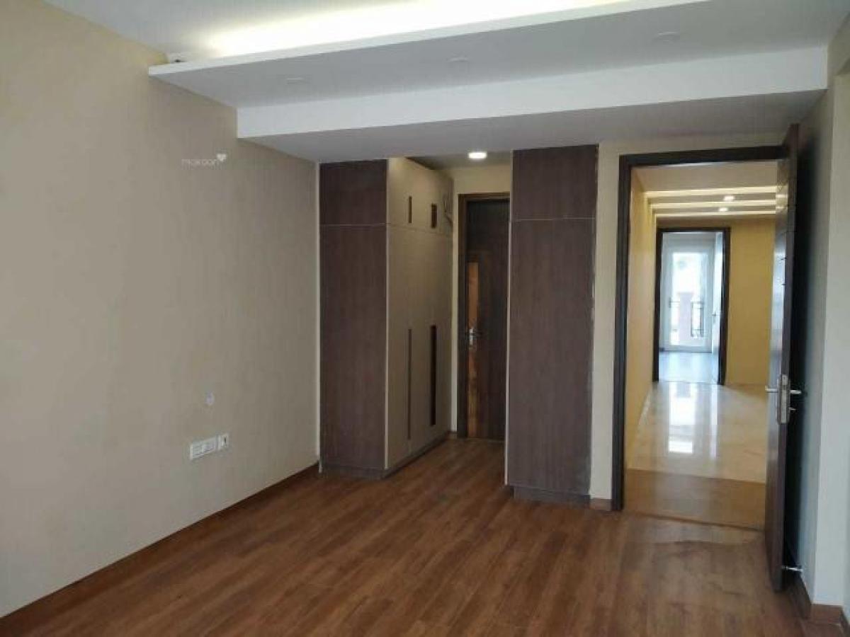 9 bedrooms House in Gurgaon, India No. 42551