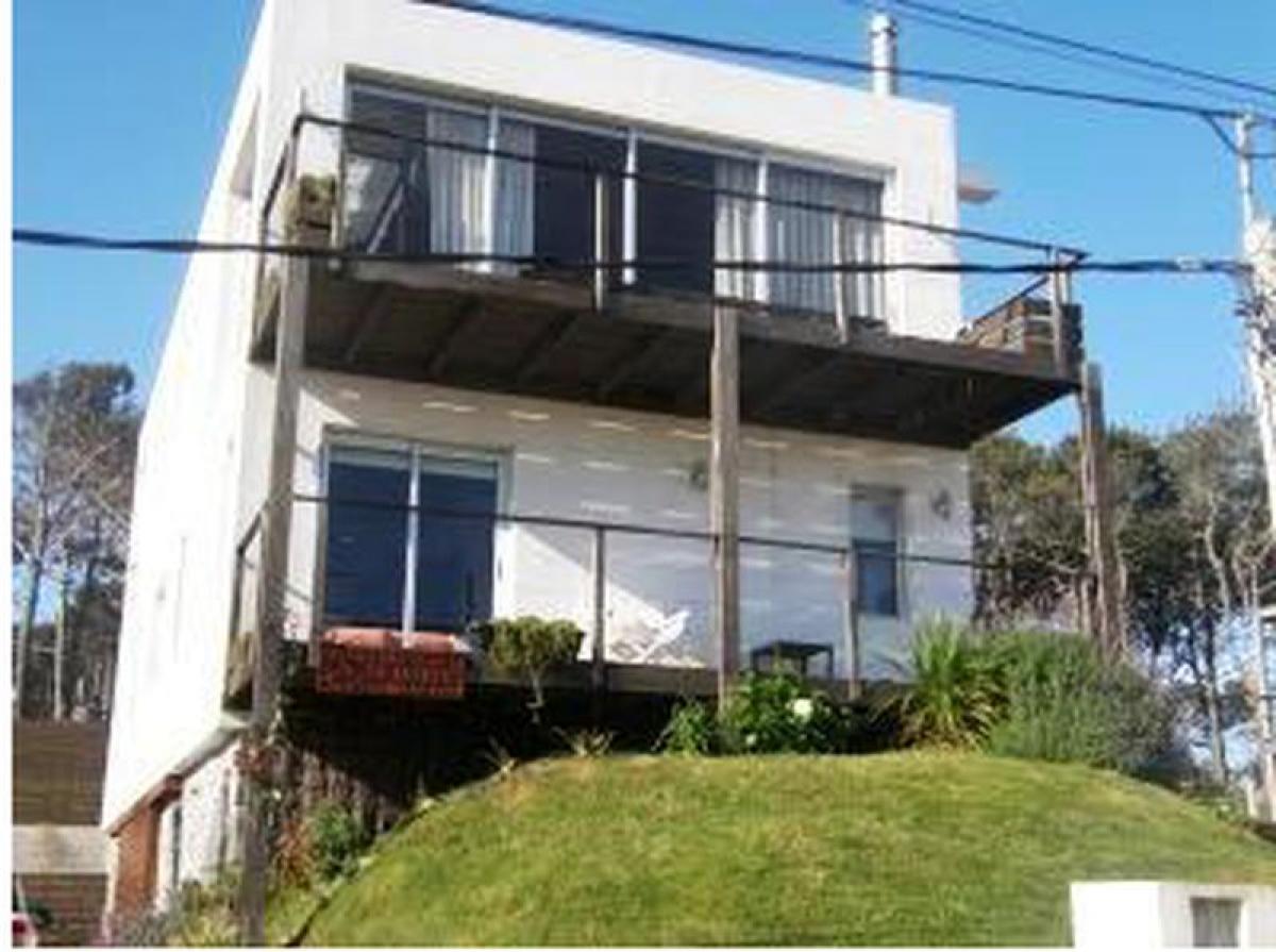 3 bedrooms House in Maldonado, Uruguay No. 3630