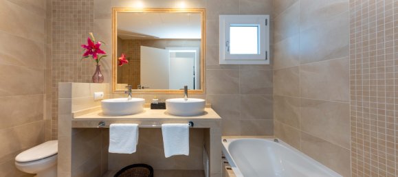 4 Schlafzimmer Villa in Nova Santa Ponsa, Spain, Nr. 68763 8