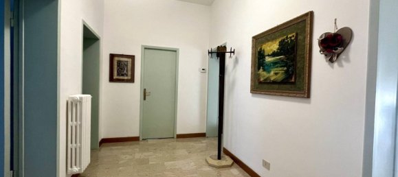 Квартира с 2 спальнями в Мачерата, Италия № 295780 3