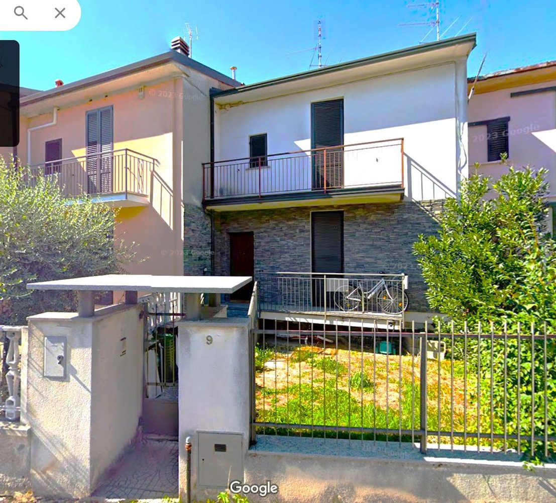 3 rooms House in Fagnano Olona, Italy No. 8925