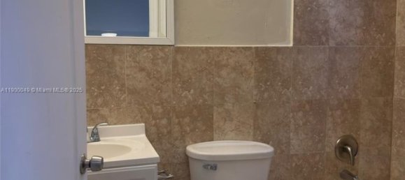 2 Schlafzimmer Gewerbliche Immobilien in Miami, USA, Nr. 614179 3