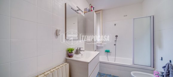 2 Schlafzimmer Wohnung in Cassano Magnago, Italy, Nr. 328711 4