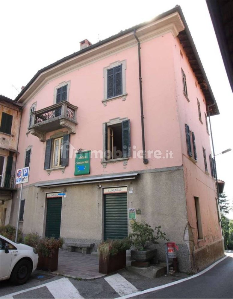 5 bedrooms Apartment in Villa Guardia, Italy No. 87233