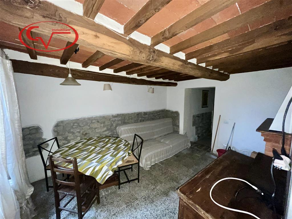 5 rooms House in Loro Ciuffenna, Italy No. 238243