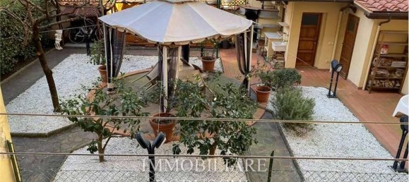 4 rooms Apartment in Florence, Italy No. 34709 3