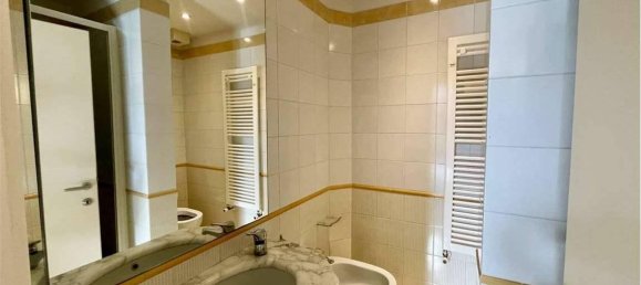 4 rooms Apartment in Florence, Italy No. 34709 14