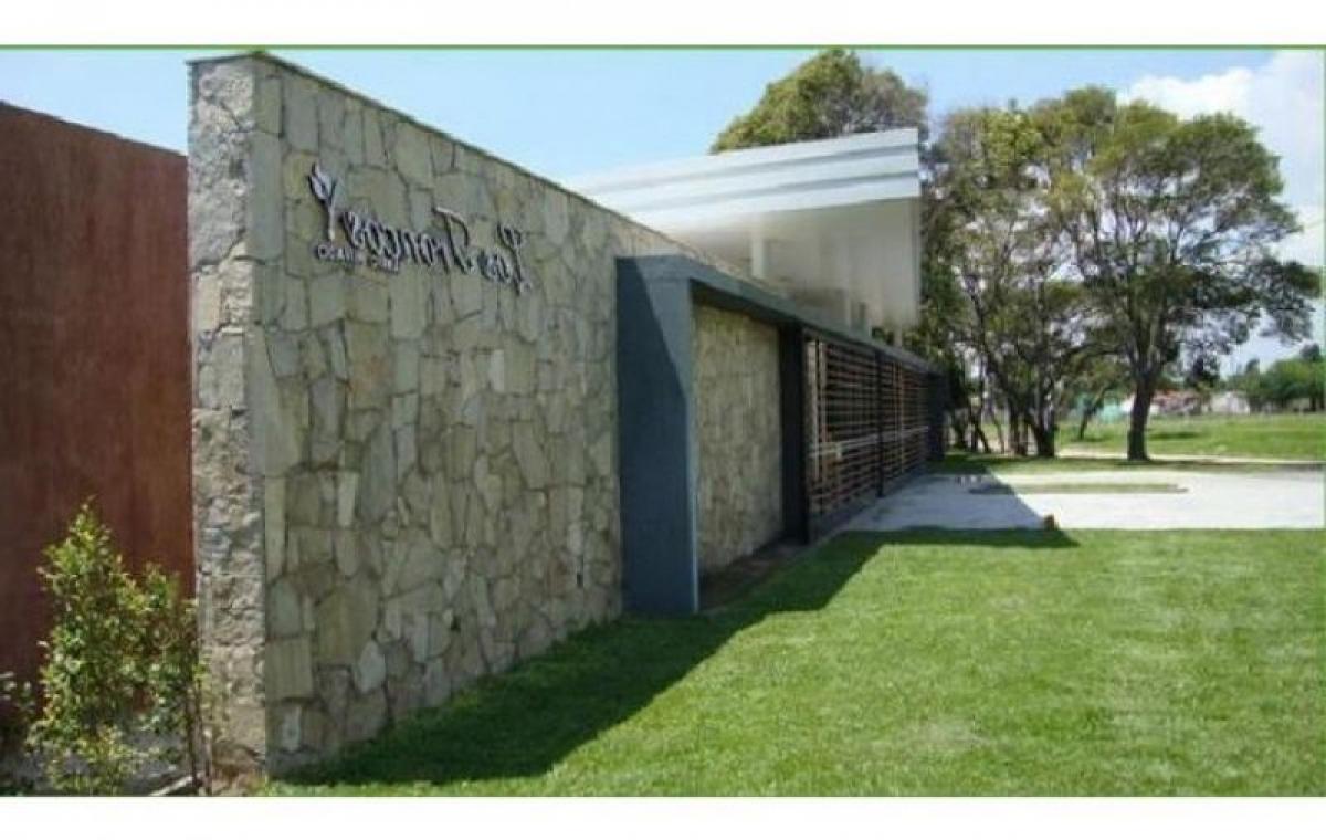 Terrain à Berazategui, Argentina No. 32548