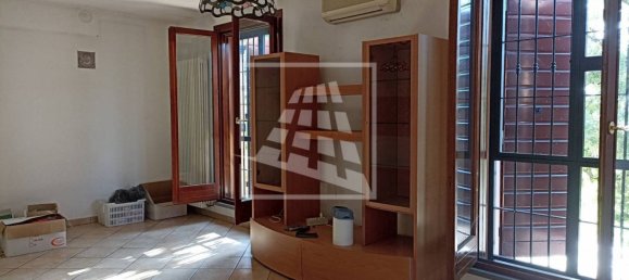 Gewerbliche Immobilie in Quattro Castella, Italy 410m², Nr. 292809 8