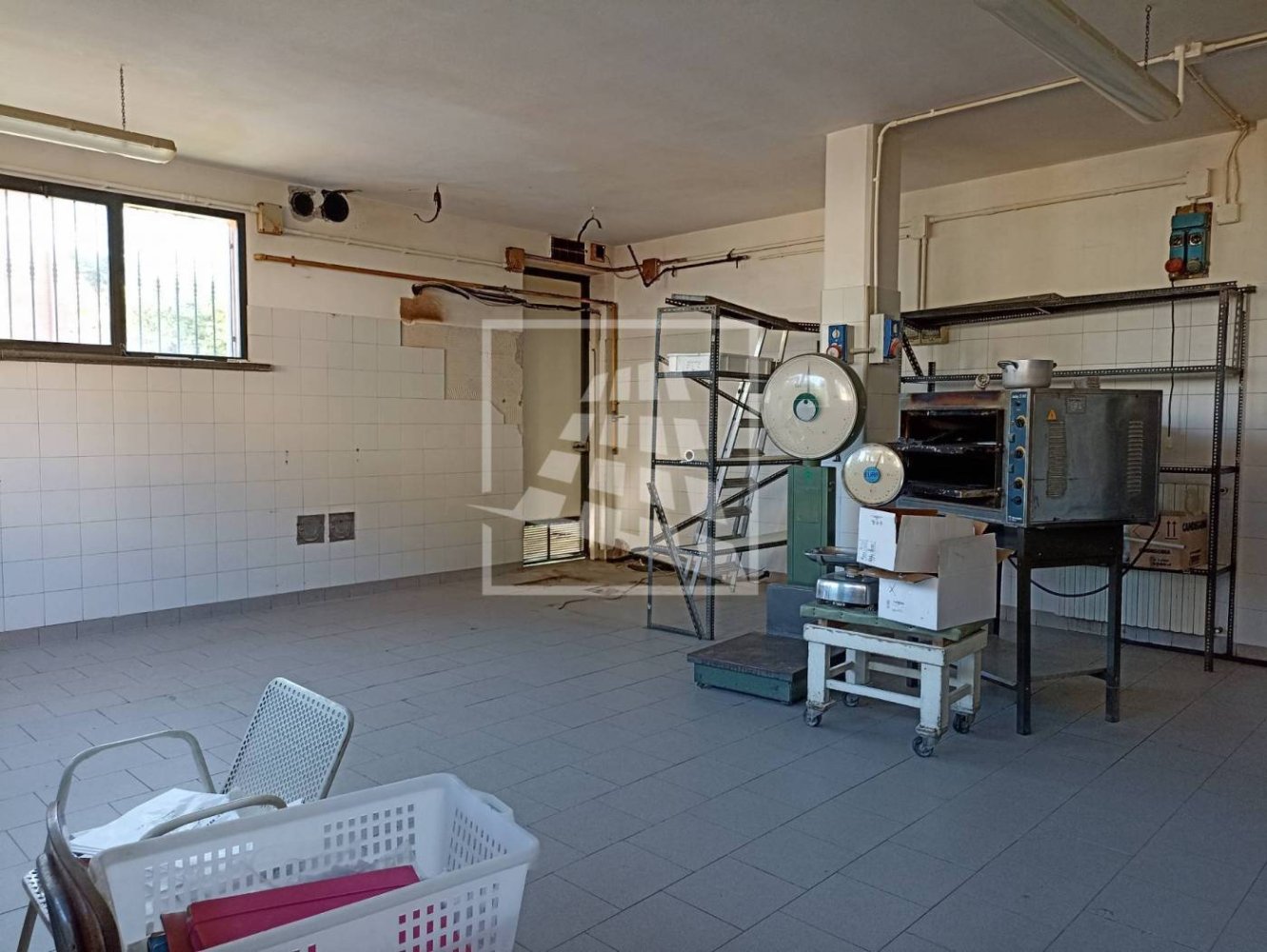 Gewerbliche Immobilie in Quattro Castella, Italy 410m², Nr. 292809