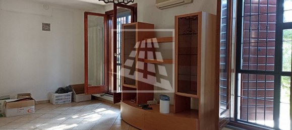 Gewerbliche Immobilie in Quattro Castella, Italy 410m², Nr. 292809 5