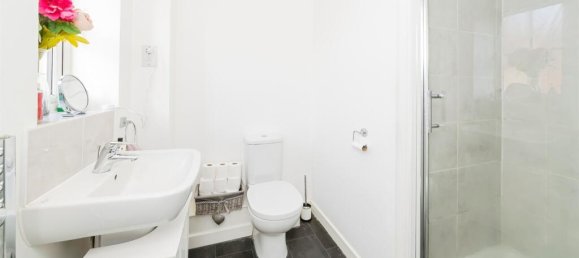 2 bedrooms House in Crawley, United Kingdom No. 6267 10