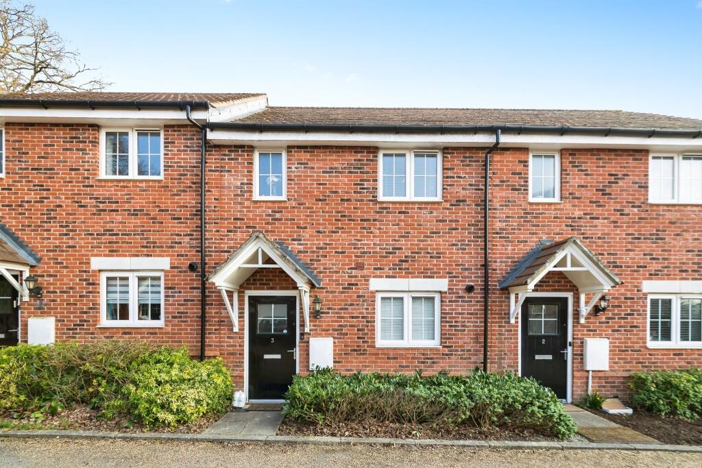 2 bedrooms House in Crawley, United Kingdom No. 6267