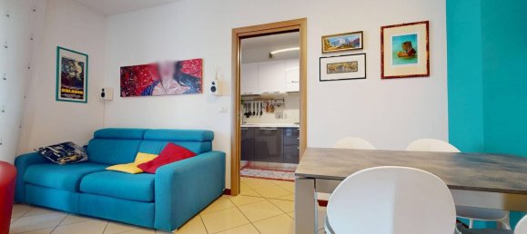 3 rooms Apartment in Turin, Italy No. 193232 2