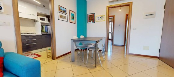 3 rooms Apartment in Turin, Italy No. 193232 4
