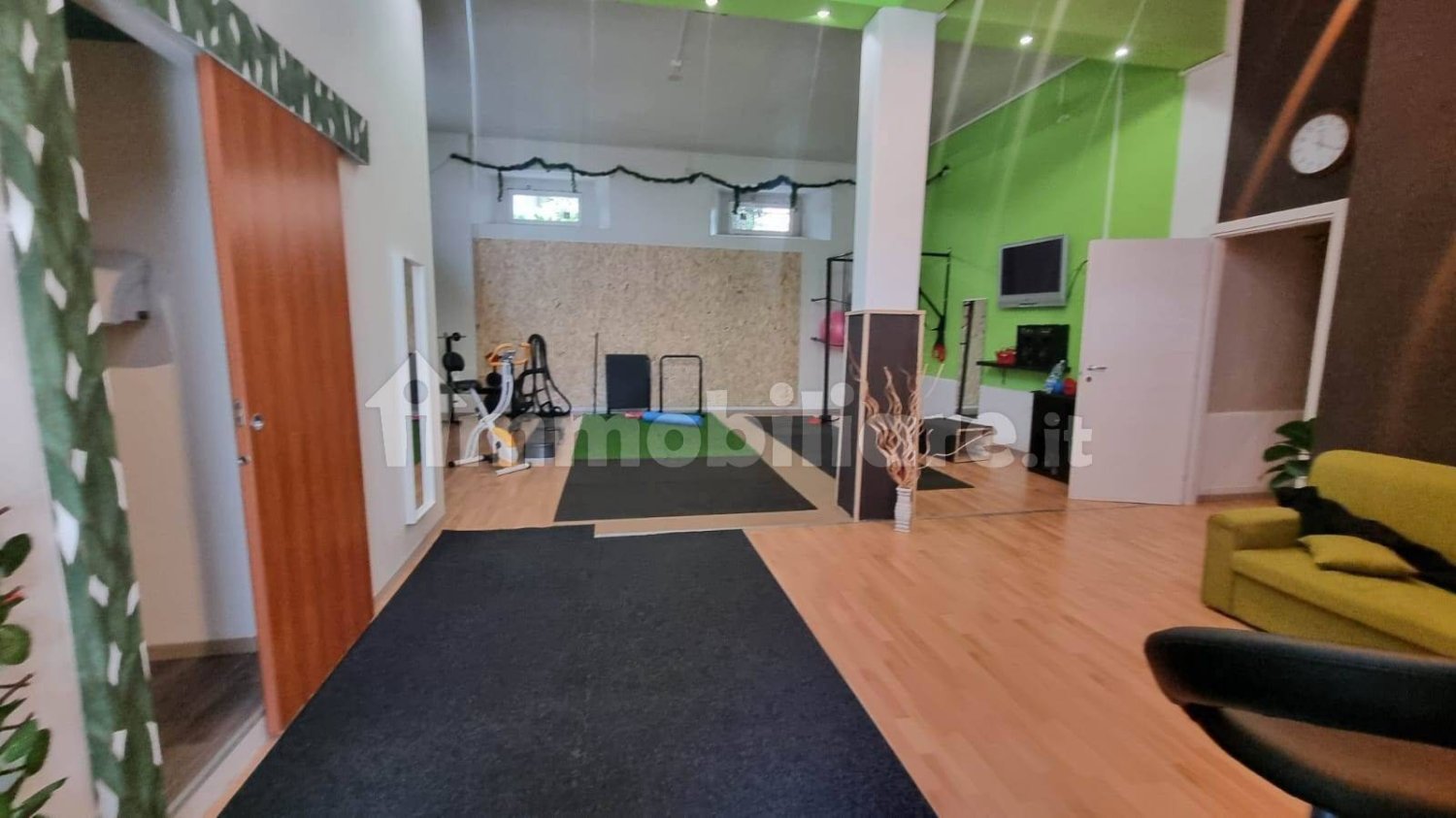 Propriété commerciale à Catania, Italy 150m² No. 39969