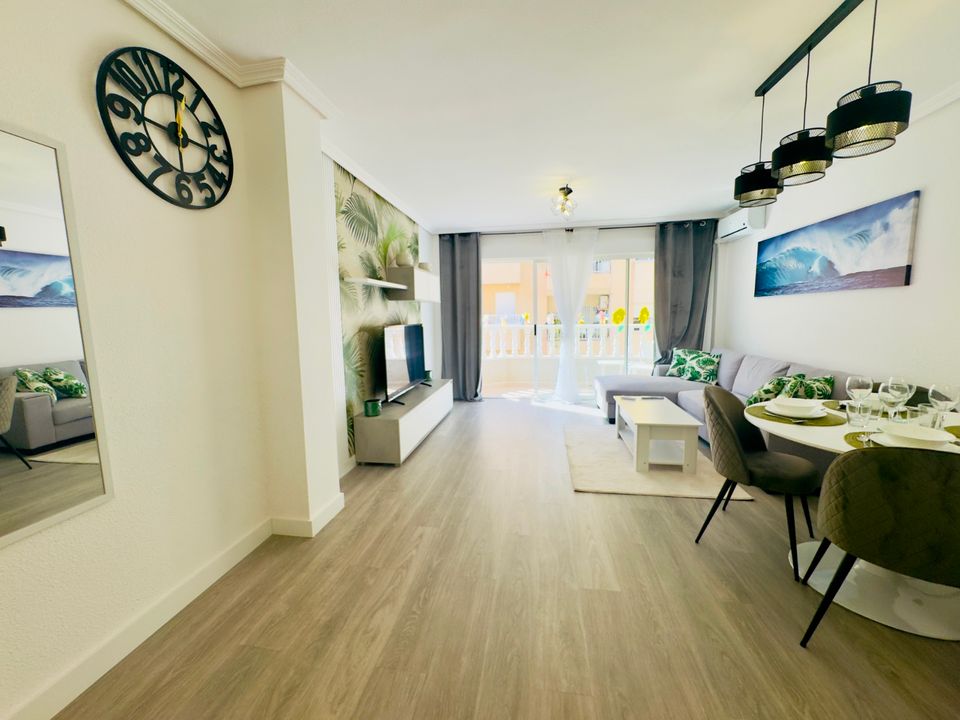 2 bedrooms Apartment in Torrevieja, Spain No. 220208