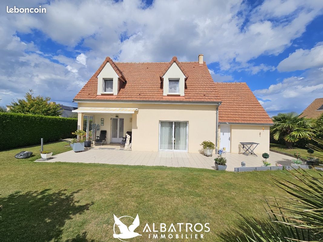 3 bedrooms House in Calvados, France No. 360652