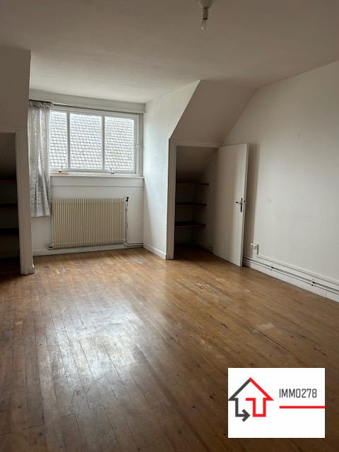 Edificio en Aire-sur-la-Lys, France 175 m² No. 61370