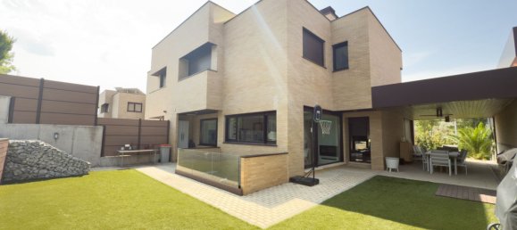 5 غرف نوم منزل في Torrelodones, Spain رقم 177945 3