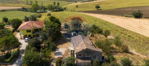 7 rooms House in Montemarciano, Italy No. 2937 3