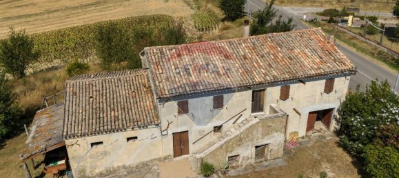 7 rooms House in Montemarciano, Italy No. 2937 4