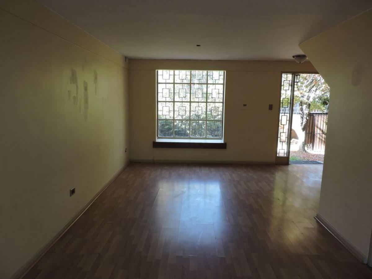 3 bedrooms House in Santiago, Chile No. 4640