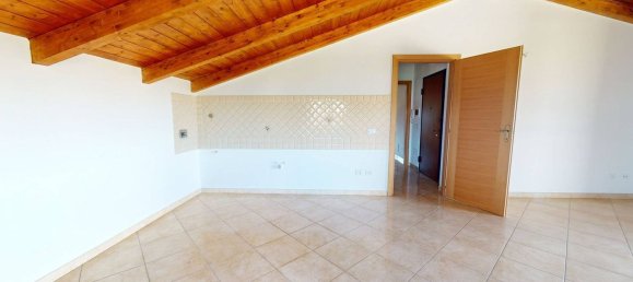 5 rooms Penthouse in Foligno, Italy No. 83626 6