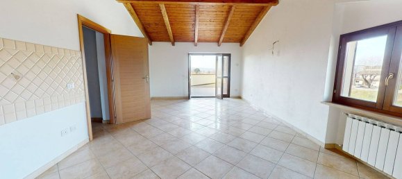 5 rooms Penthouse in Foligno, Italy No. 83626 4