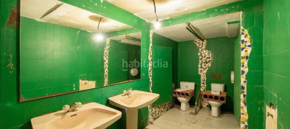 224m² Commercial property in Granada, Spain No. 189957 20