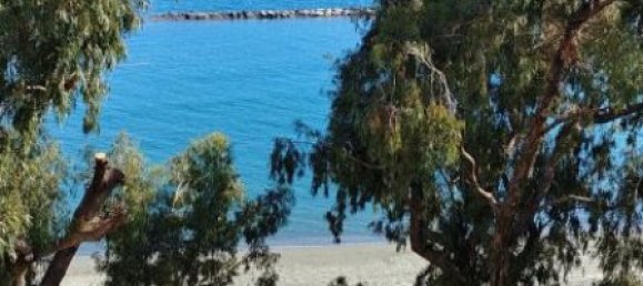 3 bedrooms Apartment in Limassol, Cyprus No. 1947 8