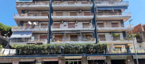 5 bedrooms Apartment in Messina, Italy No. 336701 2